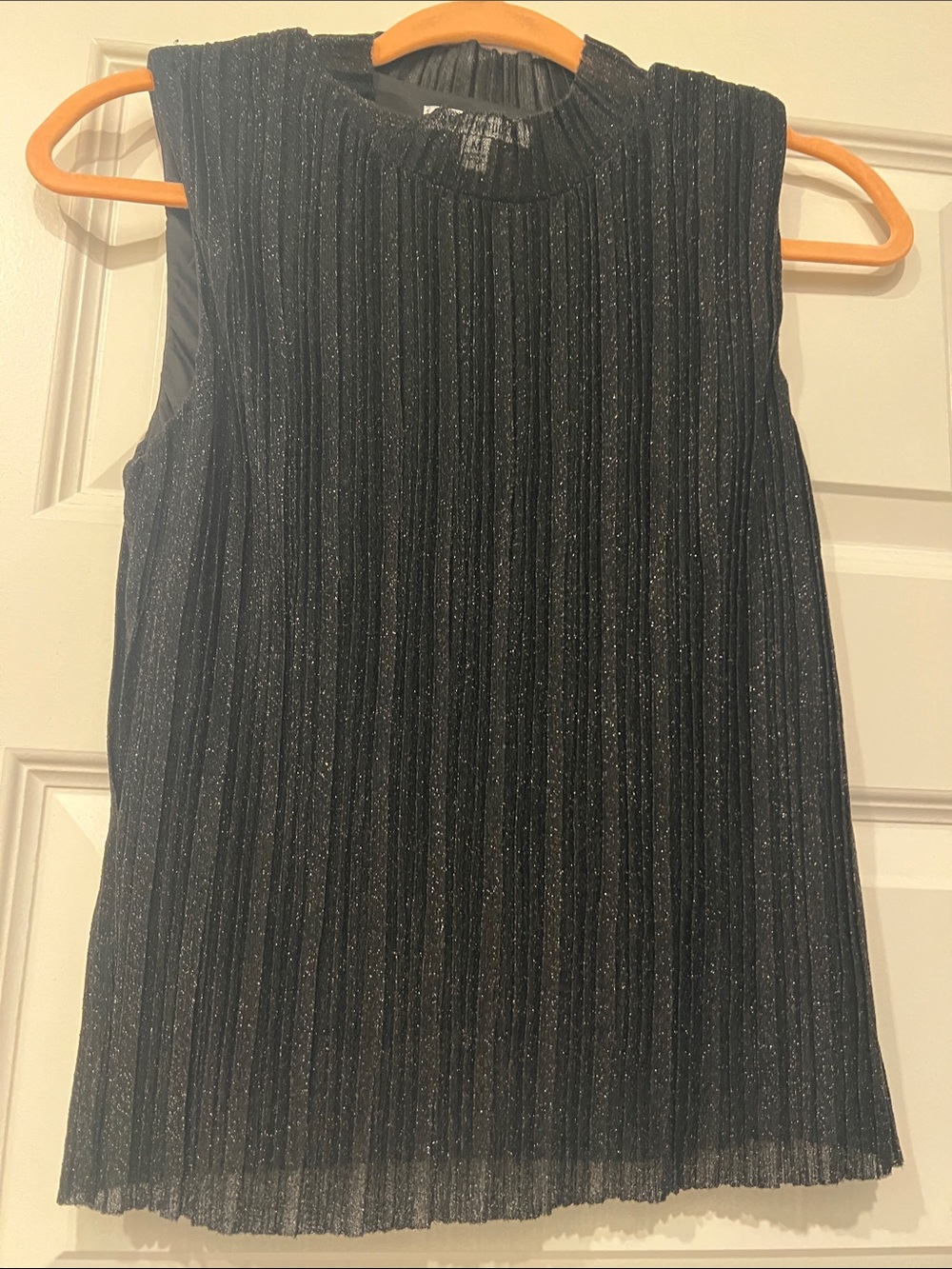 Steve Madden Black Metallic Pleated Sleeveless Camisole
